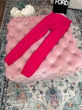 lululemon athletica Hot Pink Leggings in a size 6